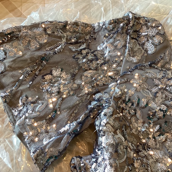 Alex Evenings Sequin Lace Cold Shoulder Trumpet Evening Gown, size 10 - Picture 3 of 13